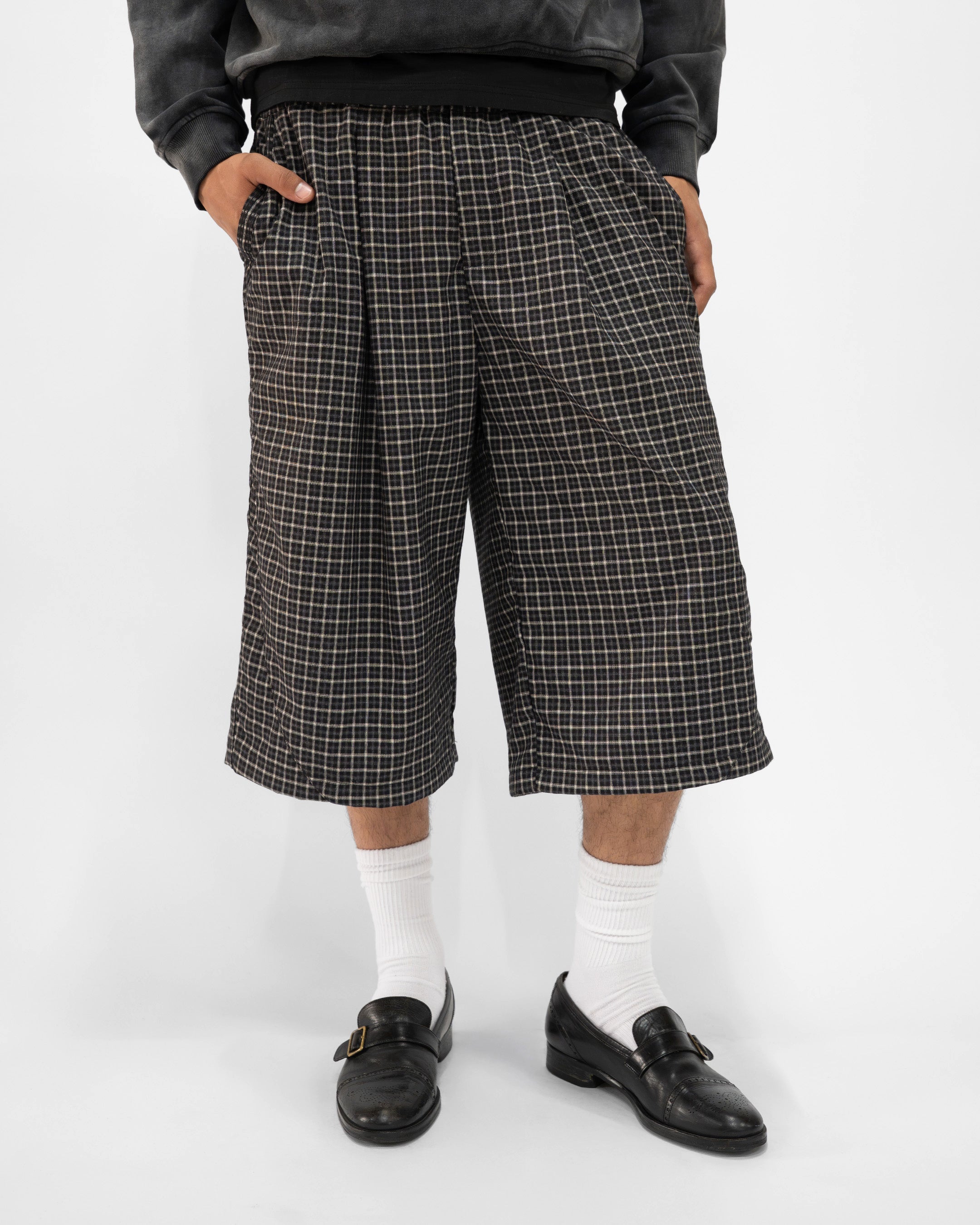 PLEATED GINGHAM CAPRI SHORTS
