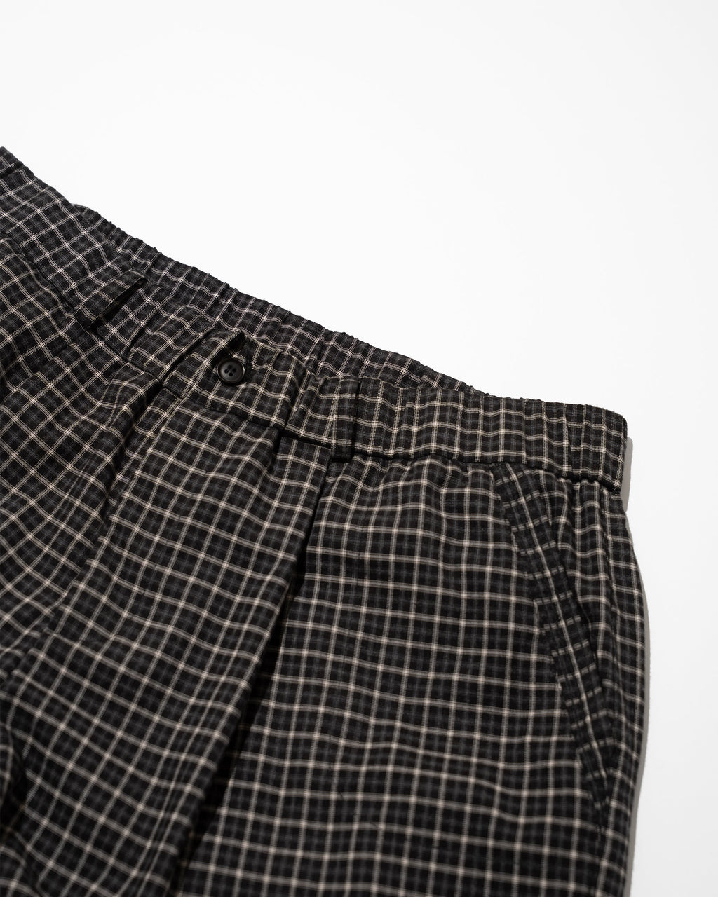 PLEATED GINGHAM CAPRI SHORTS