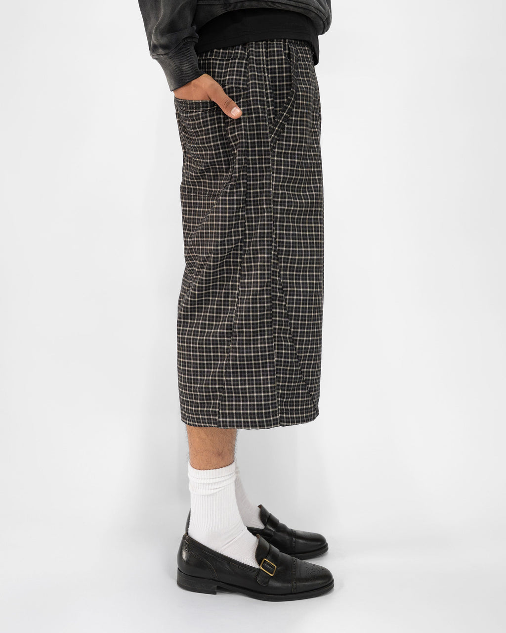 PLEATED GINGHAM CAPRI SHORTS