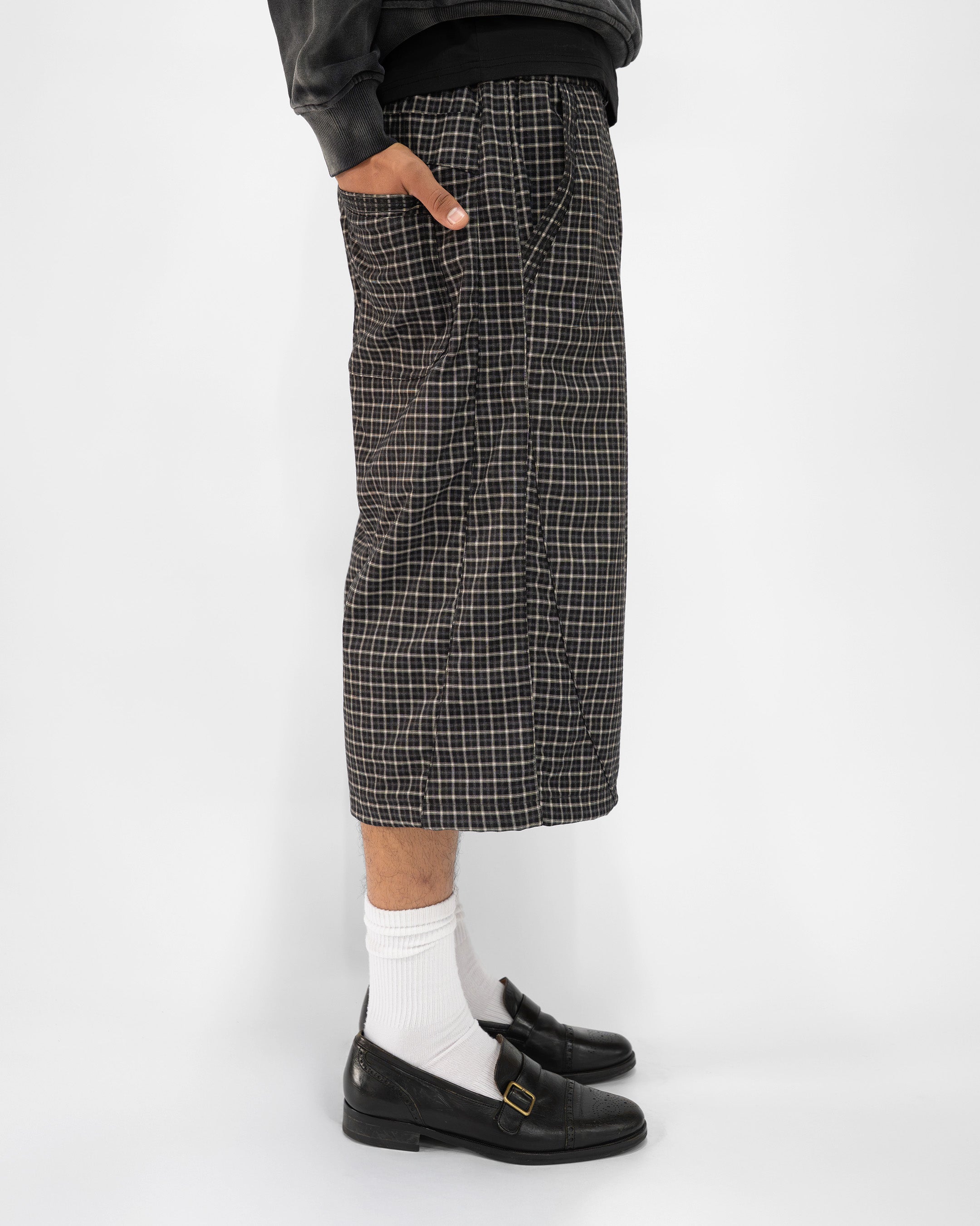 PLEATED GINGHAM CAPRI SHORTS