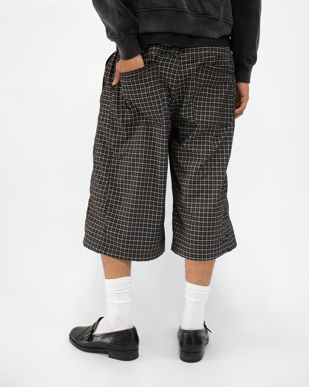 PLEATED GINGHAM CAPRI SHORTS