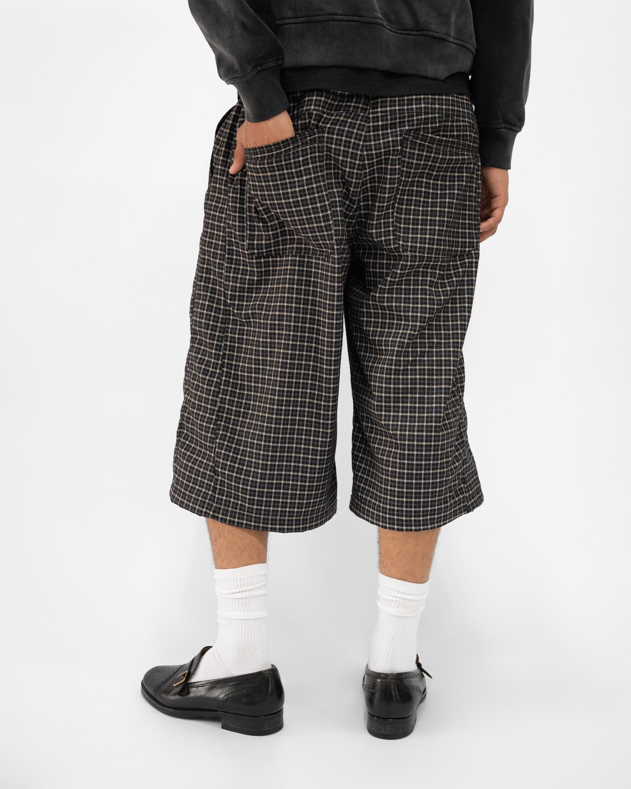 PLEATED GINGHAM CAPRI SHORTS