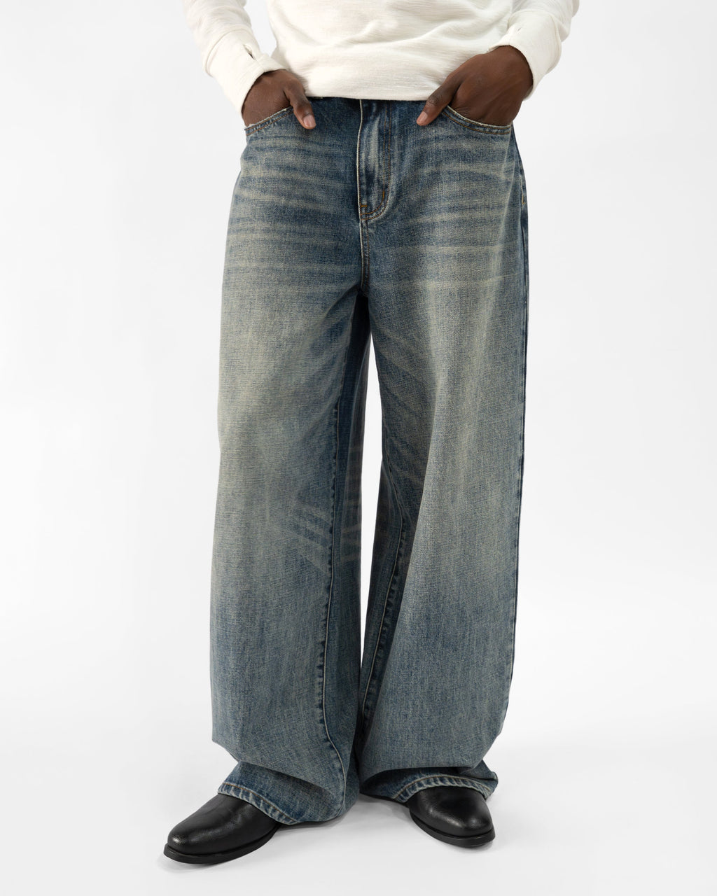 VINTAGE LIGHTWASH LOOSE FIT JEANS