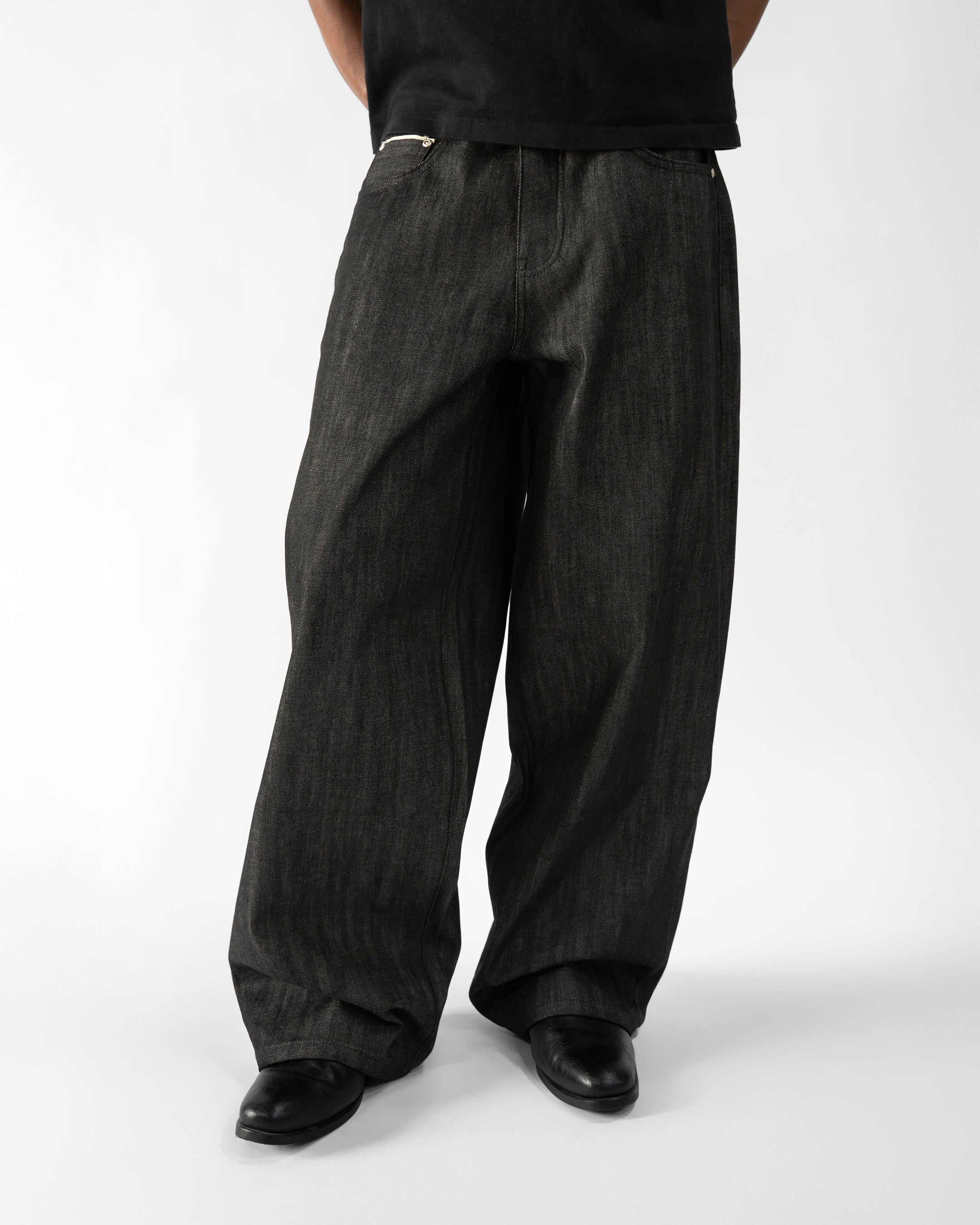 RAW BLACK JAPANESE SELVEDGE LOOSE FIT JEANS