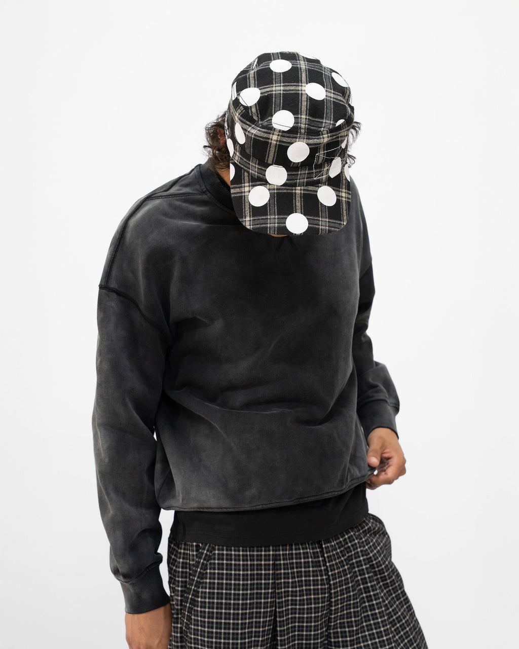 BLACK SUNFADED CREWNECK