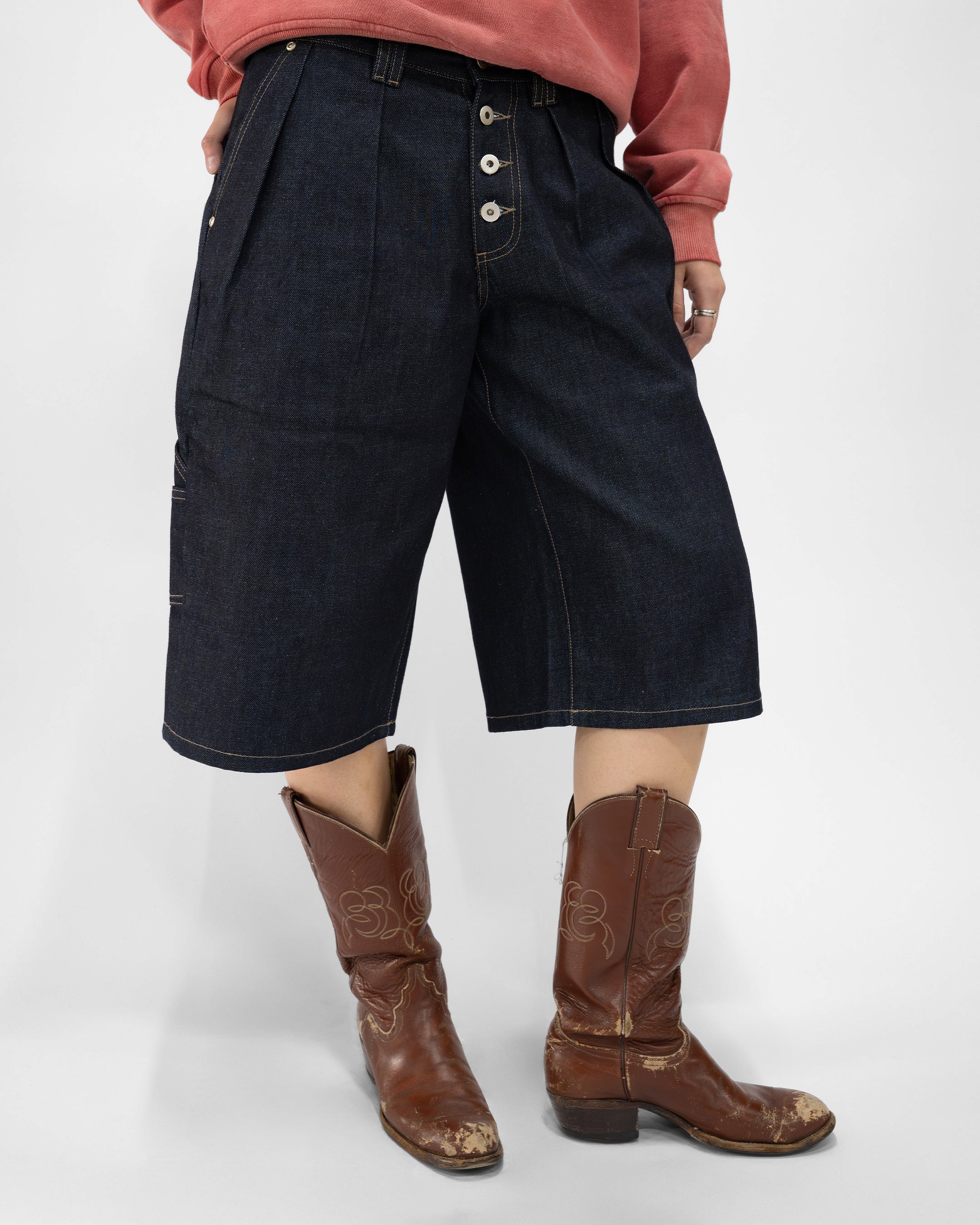PLEATED RAW INDIGO JORTS