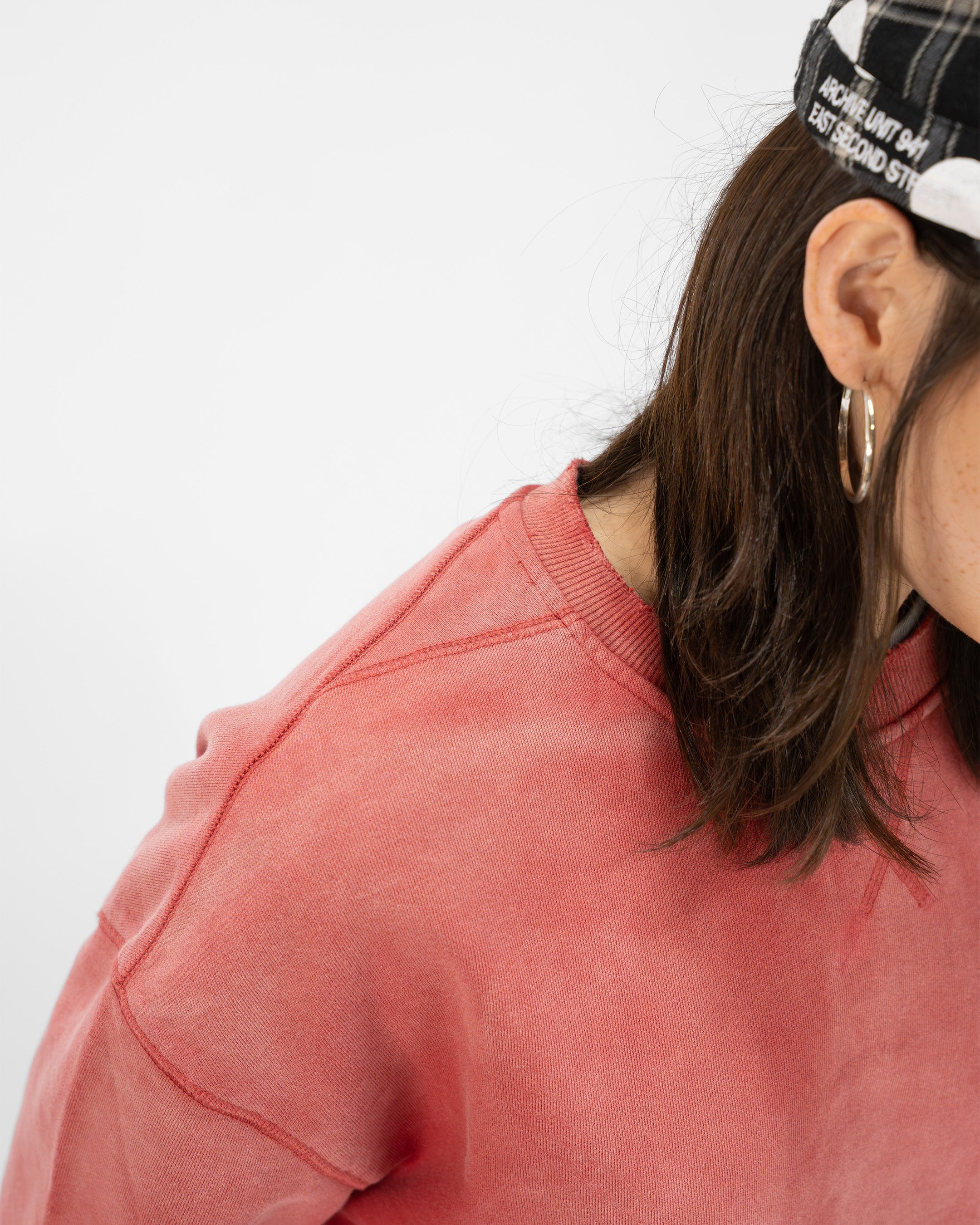 RED SUNFADED CREWNECK