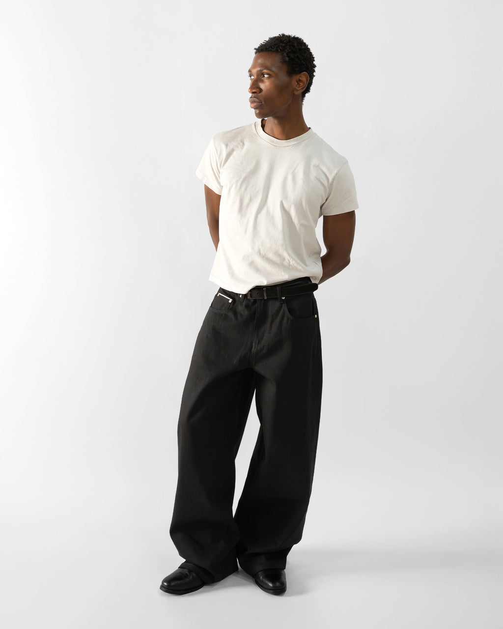 MATTE BLACK JAPANESE SELVEDGE LOOSE FIT JEANS