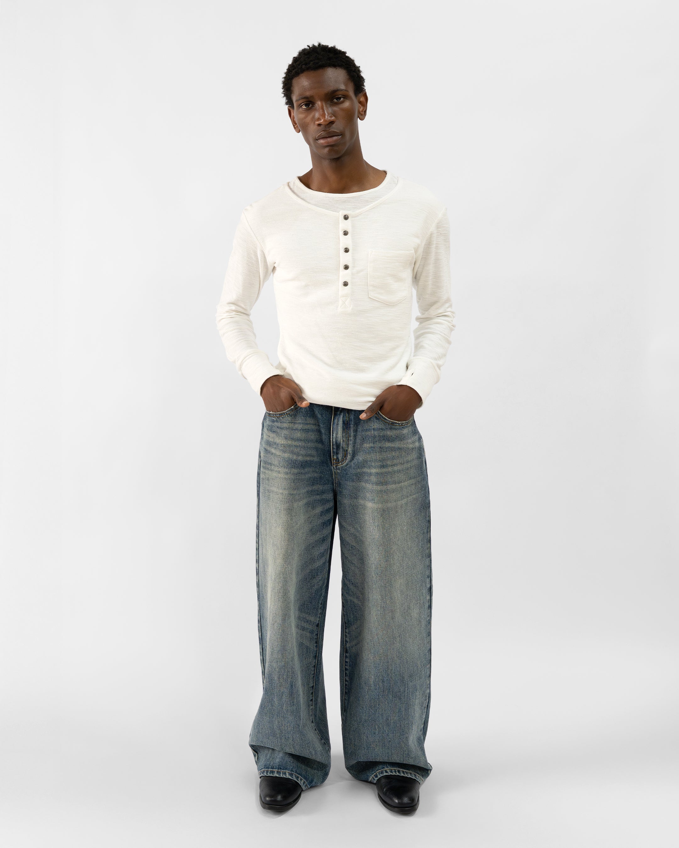 VINTAGE LIGHTWASH LOOSE FIT JEANS