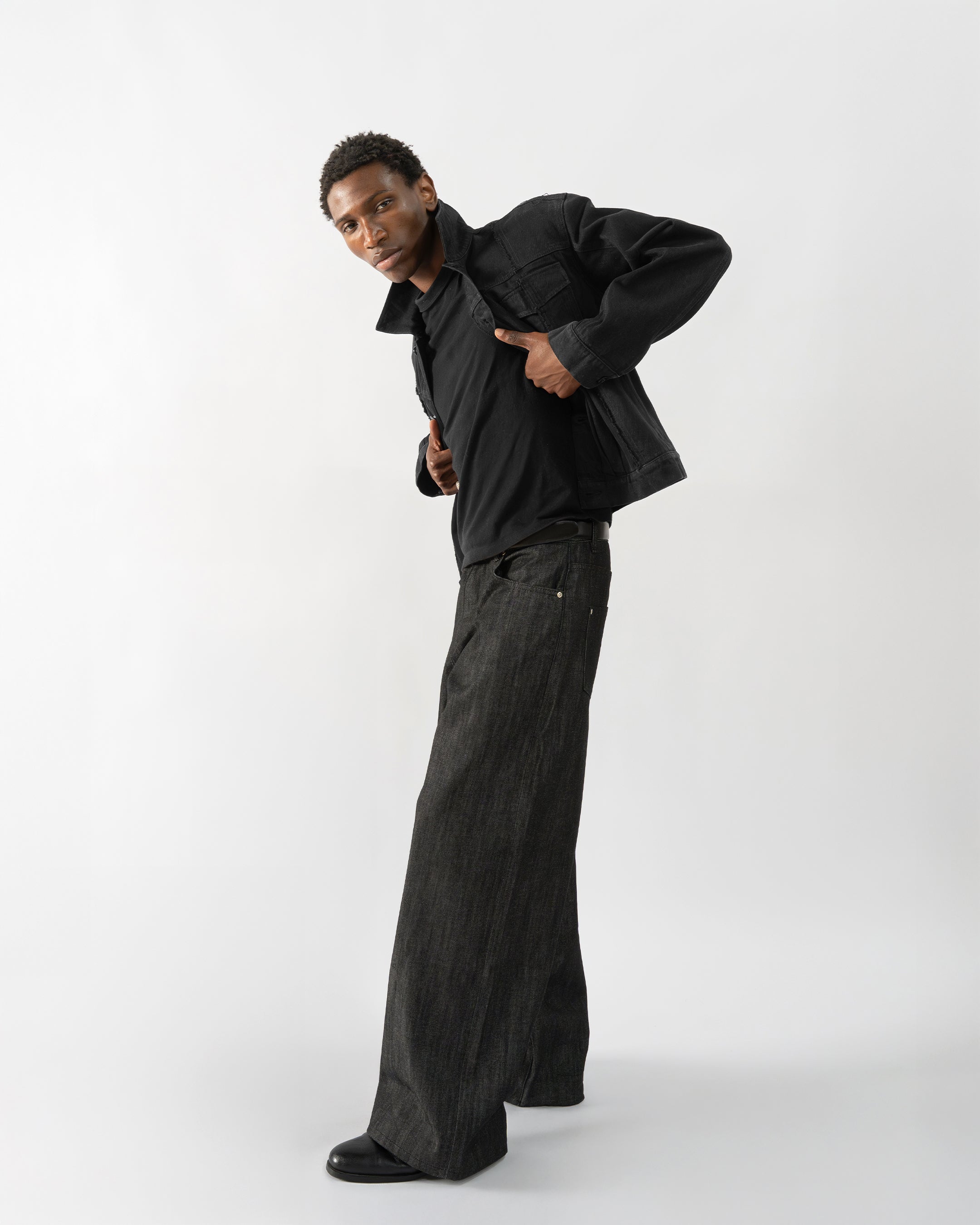 RAW BLACK JAPANESE SELVEDGE LOOSE FIT JEANS