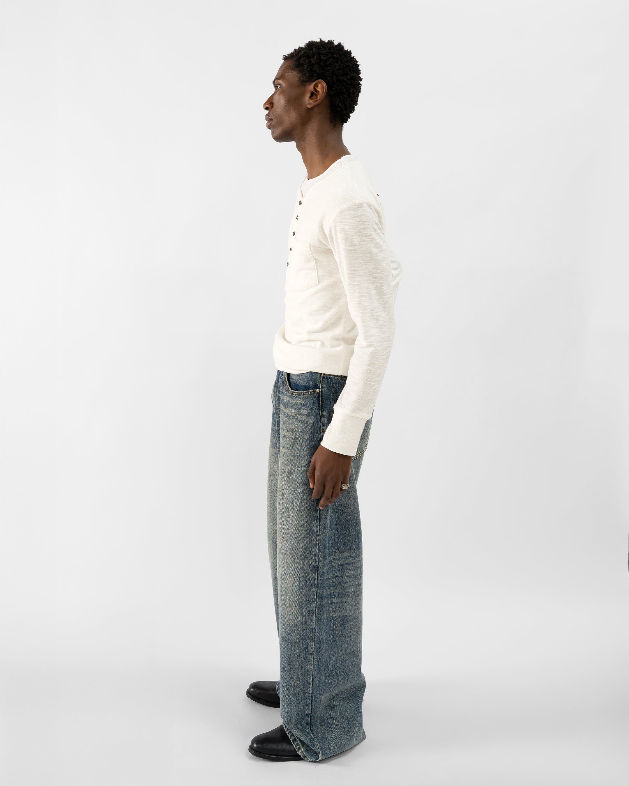 VINTAGE LIGHTWASH LOOSE FIT JEANS