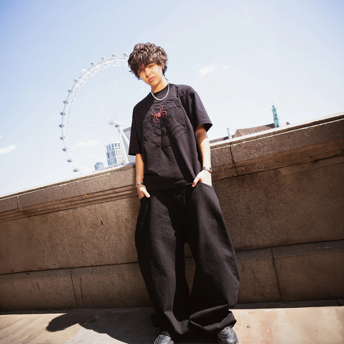"spiderweb v2" T Shirt black