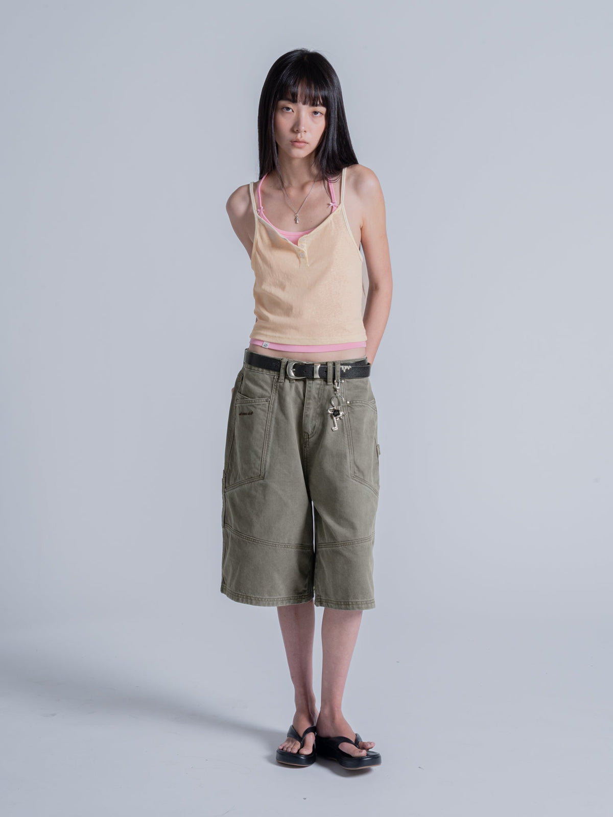 UTILITY PANEL SHORTS - ARMY GREEN