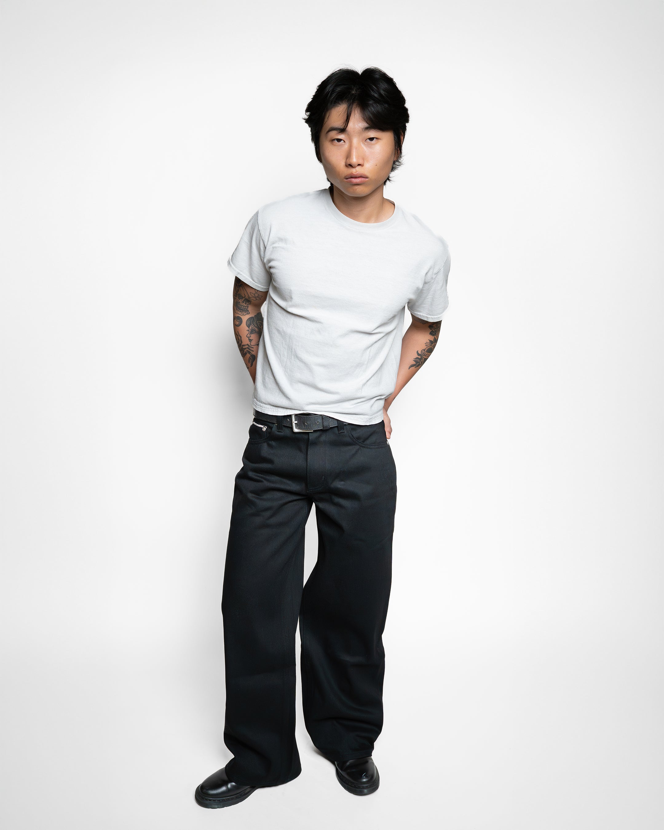 UNIFORM CUT MATTE BLACK JAPANESE SELVEDGE RELAXED FIT JEANS