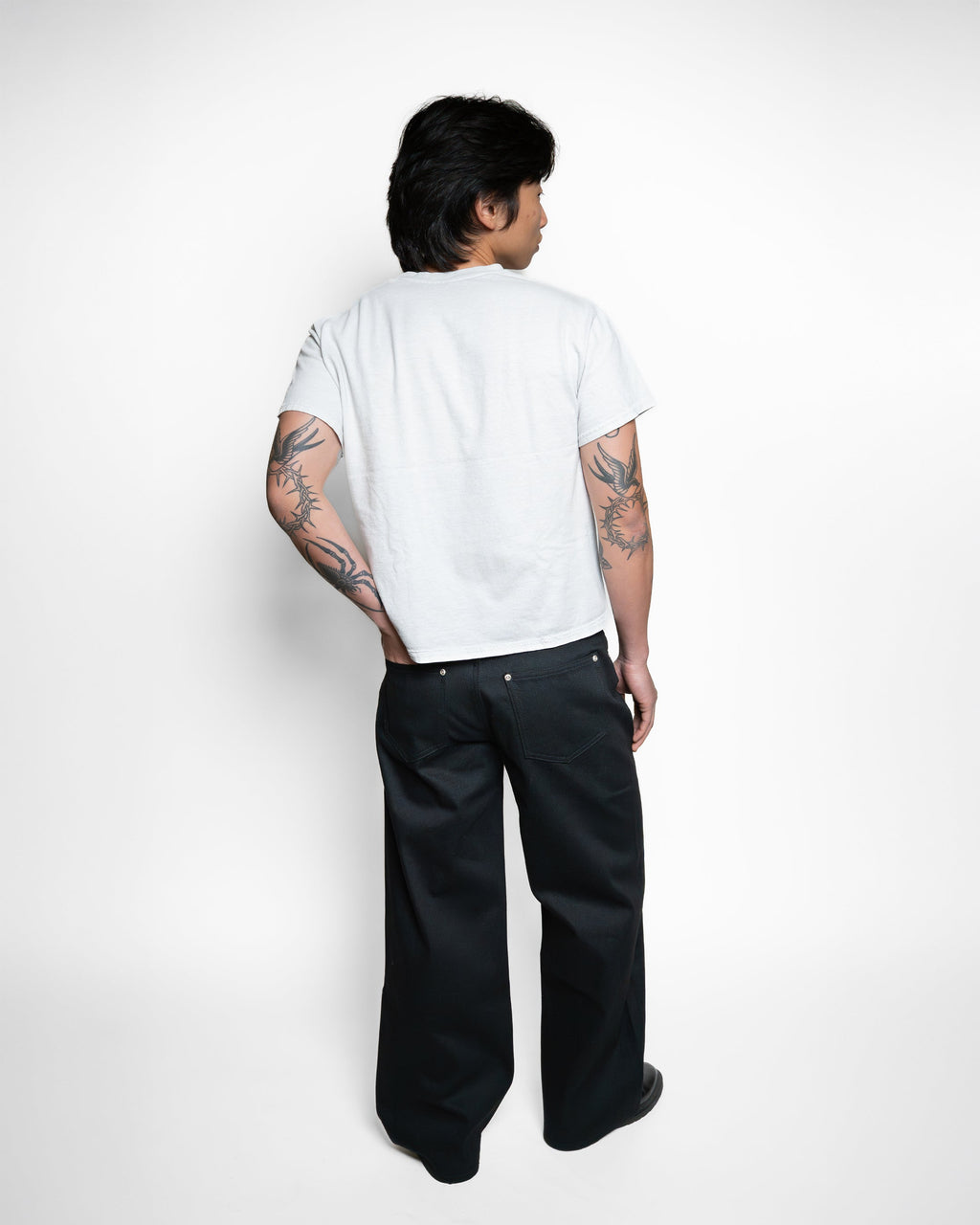 UNIFORM CUT MATTE BLACK JAPANESE SELVEDGE RELAXED FIT JEANS