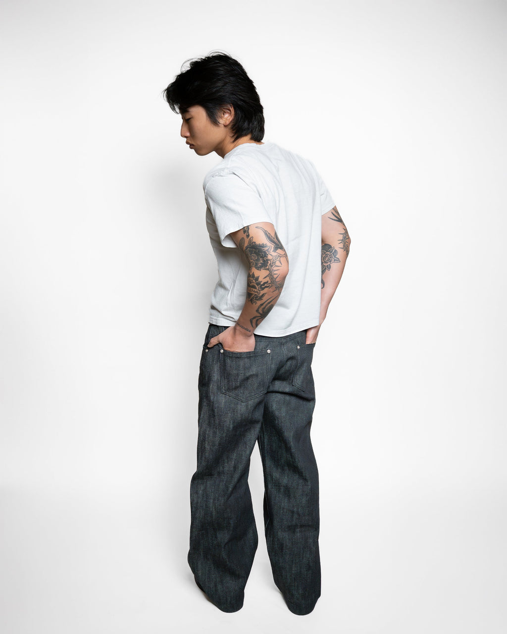 UNIFORM CUT BLACK JAPANESE SELVEDGE RELAXED FIT JEANS