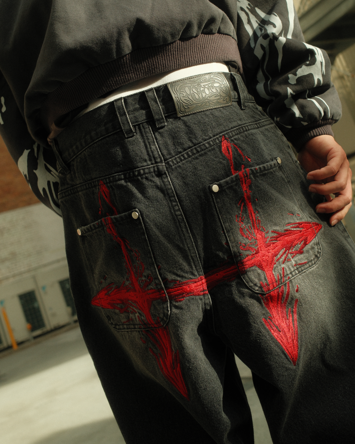 PIERCING BLOOD JEANS