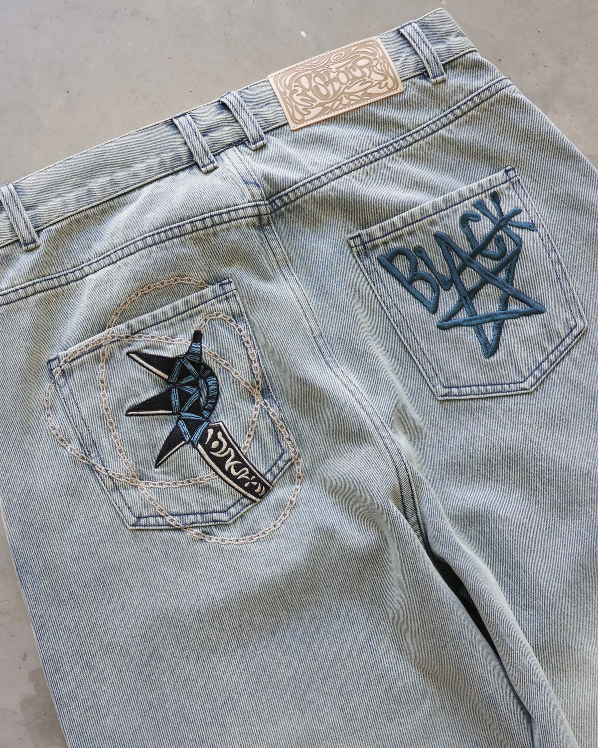 BLACK STAR JEANS