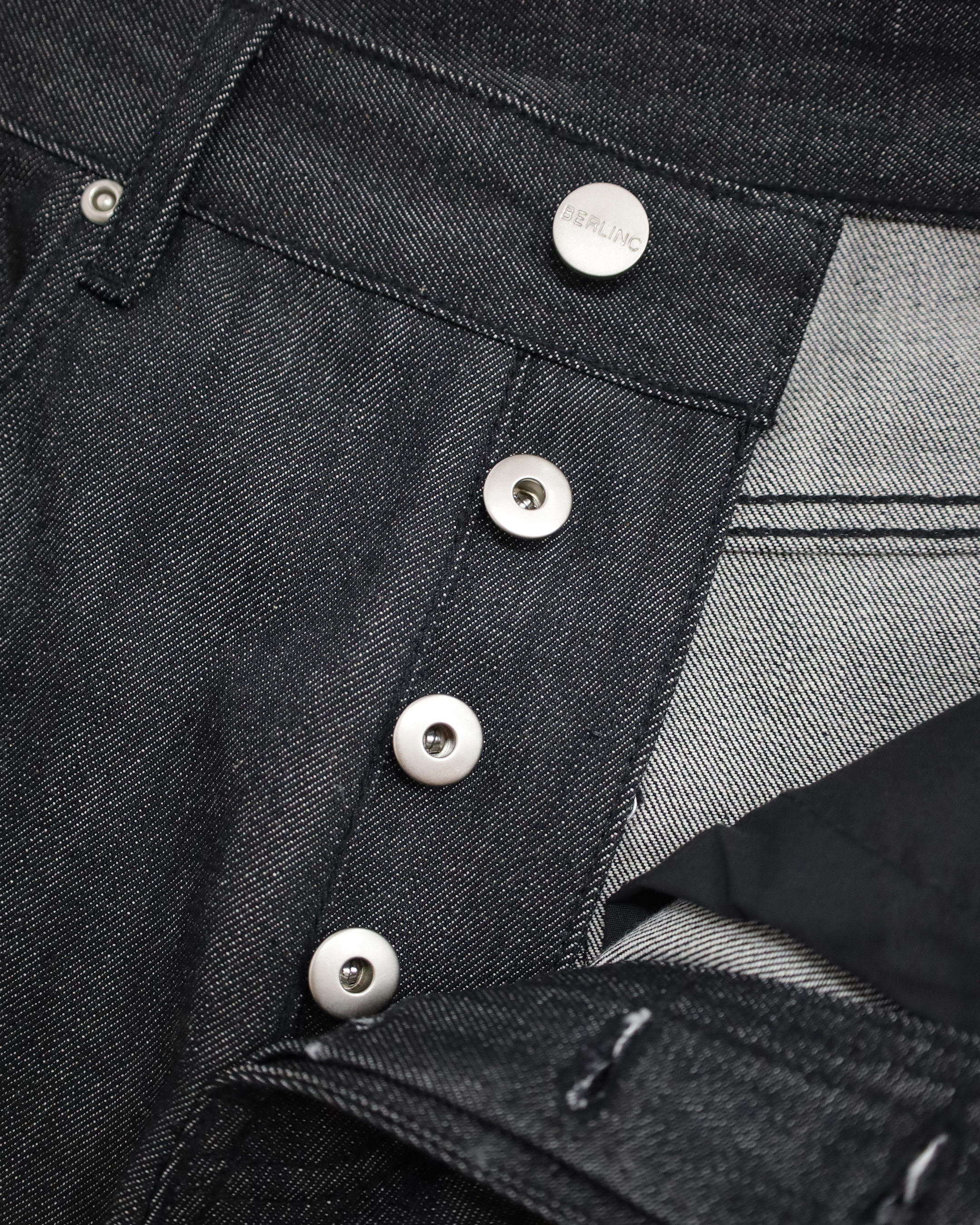 RAW BLACK JAPANESE SELVEDGE LOOSE FIT JEANS